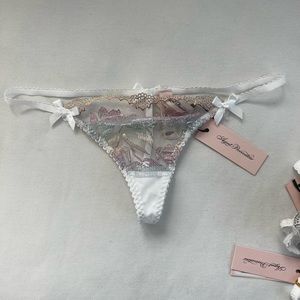 NWT agent provocateur g string thong size 3 fits like a small-medium